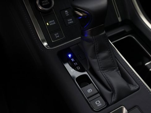 Used 2025 Lexus GX 550 w/ Accessory Package (Z1) image 28