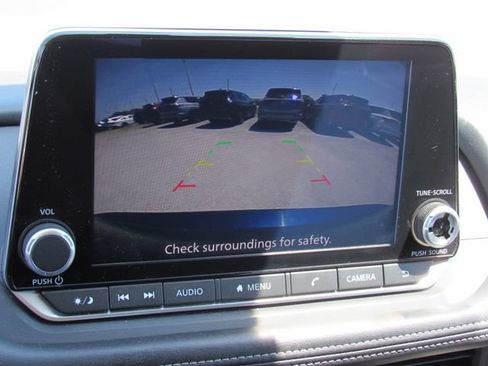Used 2024 Nissan Rogue SV AWD/4WD image 26
