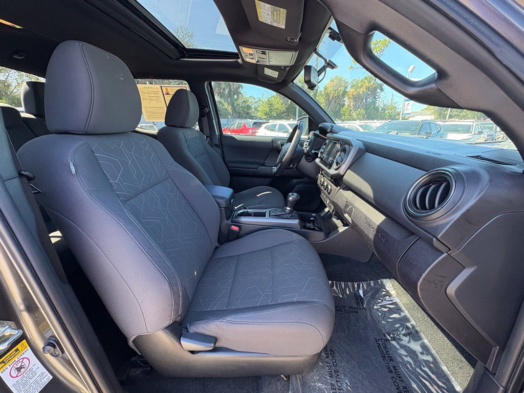 Used 2017 Toyota Tacoma TRD Off-Road RWD image 27