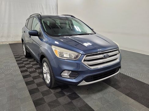 Used 2018 Ford Escape SE w/ SE Sync 3 Package AWD/4WD image 13