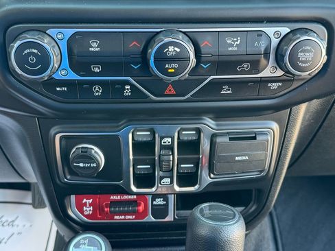 Used 2022 Jeep Gladiator Mojave w/ Trailer Tow Package AWD/4WD image 30