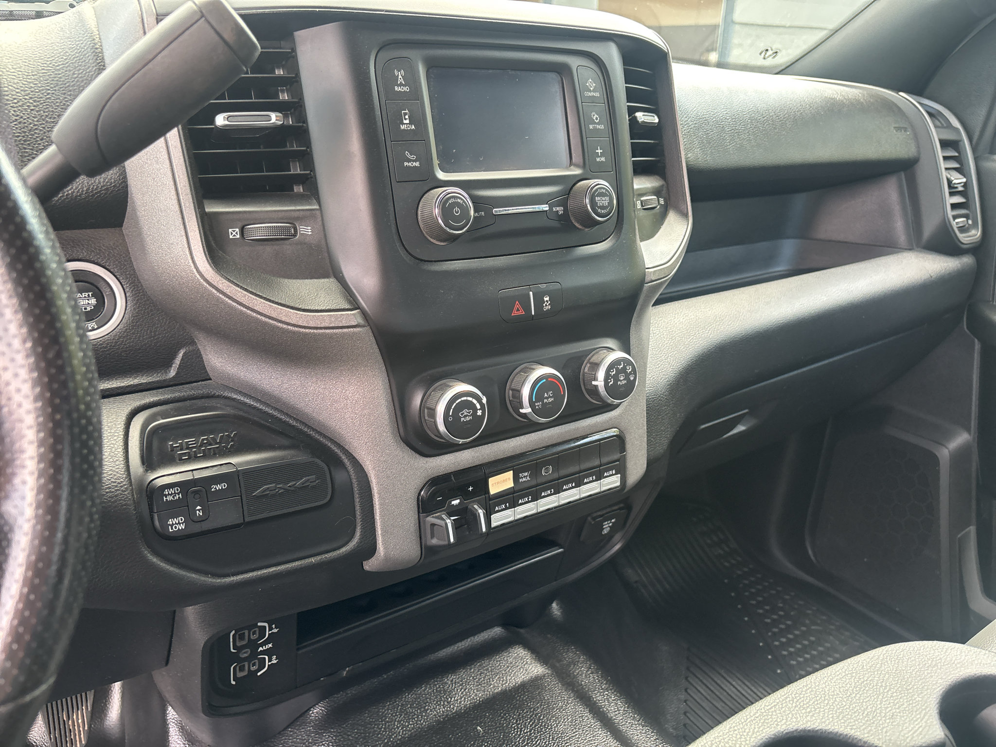 Used 2022 RAM 2500 Tradesman w/ Chrome Appearance Group AWD/4WD image 17