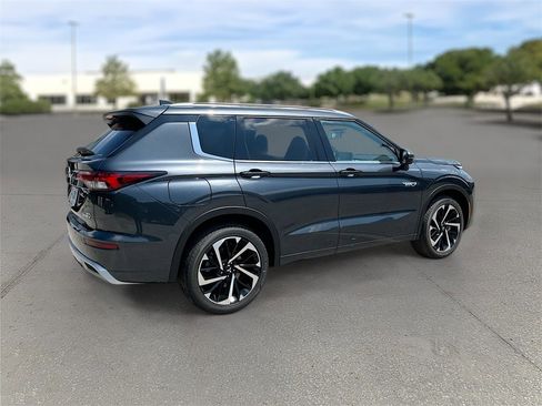 New 2025 Mitsubishi Outlander SEL image 7