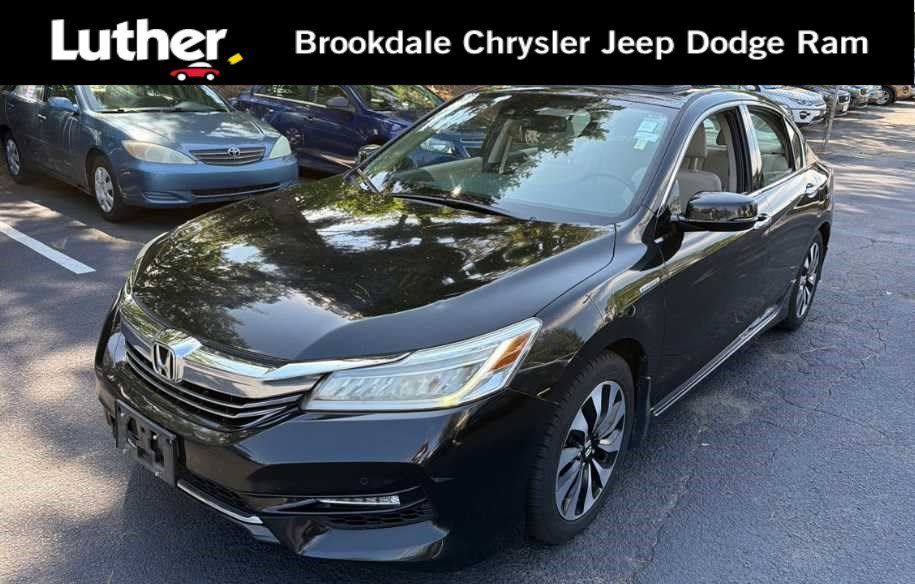 Used 2017 Honda Accord Touring image 1