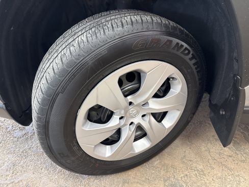 Used 2024 Toyota RAV4 LE image 5