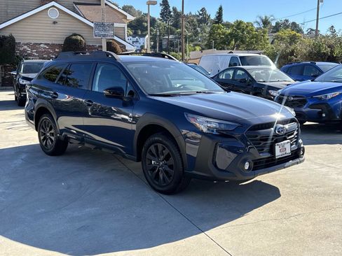 Used 2025 Subaru Outback Onyx Edition image 3