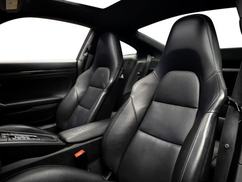 Used 2015 Porsche 911 Turbo S AWD/4WD image 34