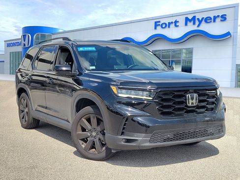Certified 2025 Honda Pilot Black Edition image 1