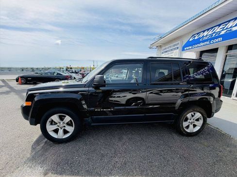 Used 2016 Jeep Patriot Sport w/ Power Value Group AWD/4WD image 5
