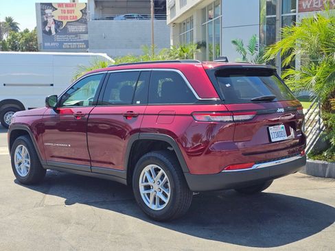 Used 2026 Jeep Grand Cherokee Laredo RWD image 6
