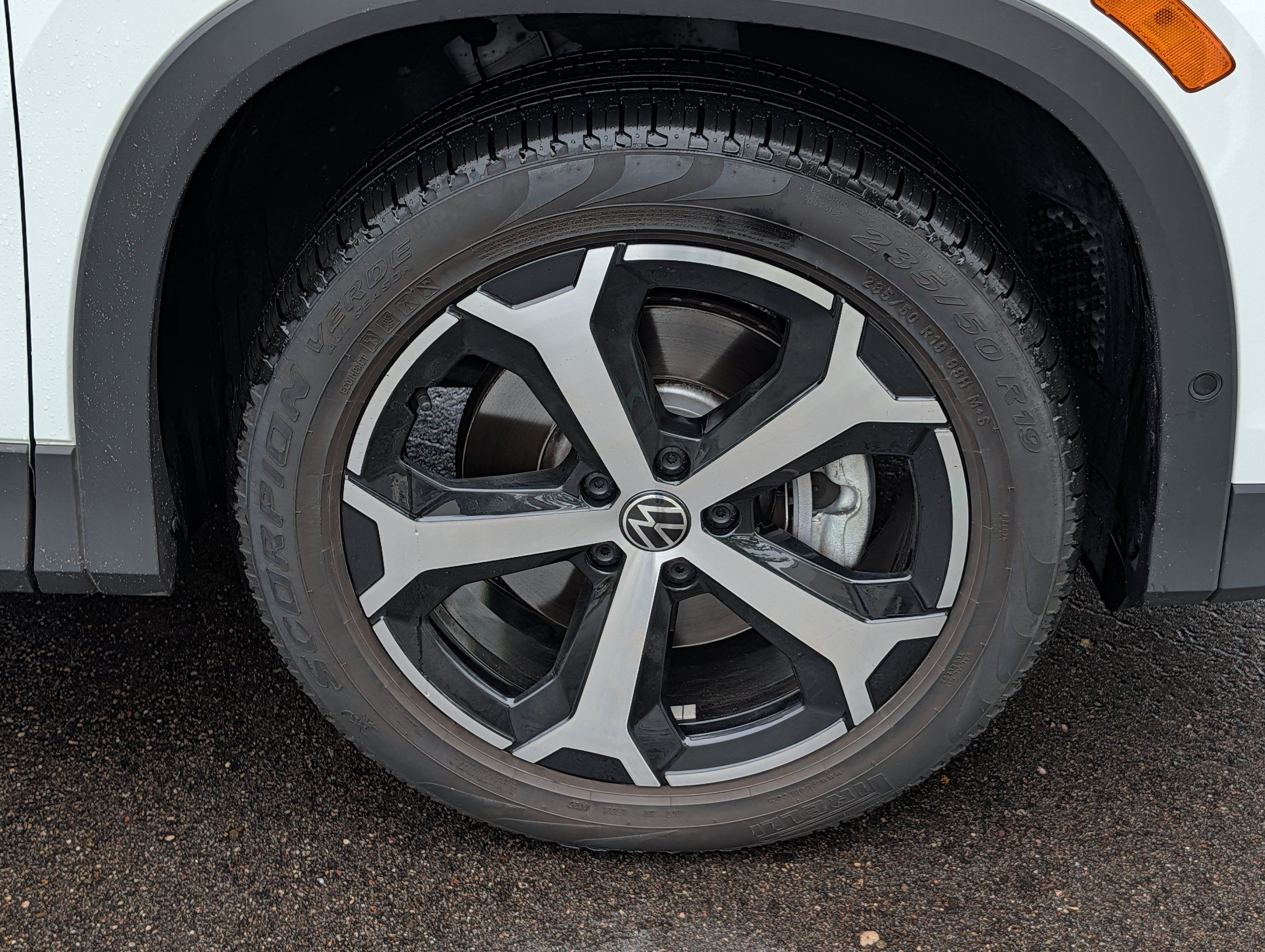 Certified 2025 Volkswagen Tiguan SE AWD/4WD image 15