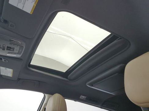 Used 2022 Toyota Sienna Limited image 20