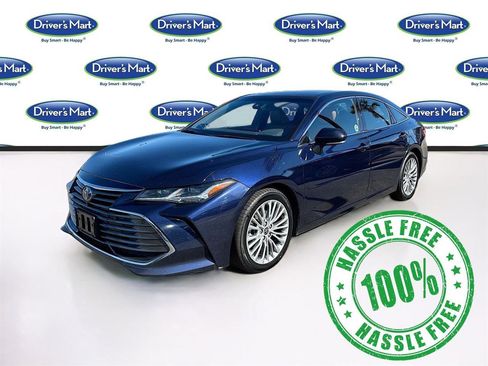 Used 2022 Toyota Avalon Limited image 3