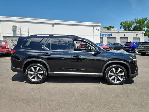 Used 2023 Honda Pilot Elite image 7