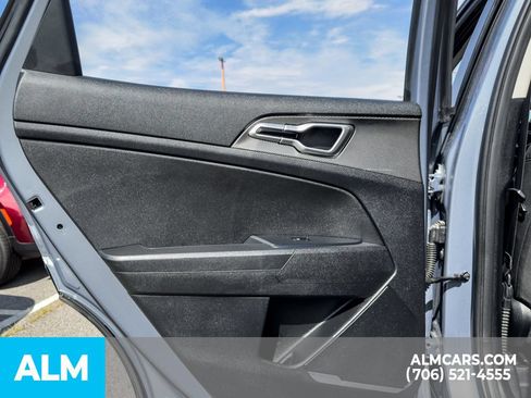 Used 2025 Kia Sportage LX FWD image 11