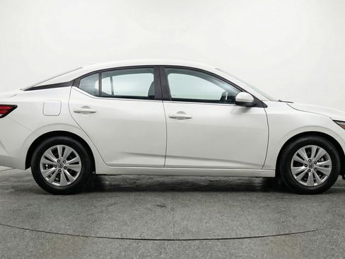 Used 2025 Nissan Sentra S FWD image 11