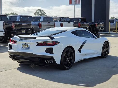 Used 2021 Chevrolet Corvette Stingray Coupe w/ Z51 Performance Package RWD image 5