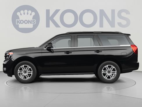 Used 2025 Ford Expedition Active AWD/4WD image 2