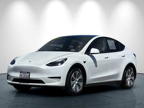 Used 2023 Tesla Model Y Long Range AWD/4WD image 8
