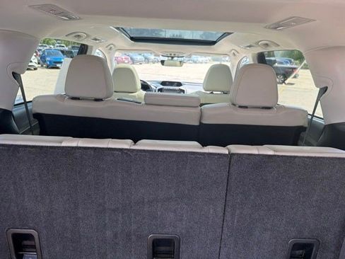 Used 2019 Subaru Ascent Limited AWD/4WD image 17