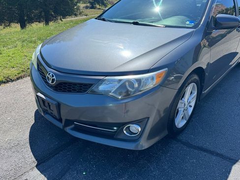 Used 2012 Toyota Camry SE FWD image 5