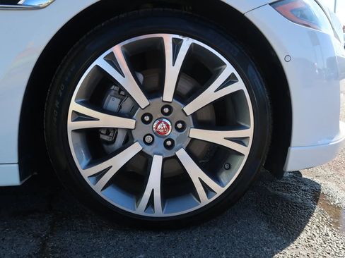 Used 2019 Jaguar XJ R-Sport image 55