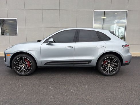 Certified 2024 Porsche Macan S image 2