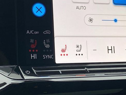 Used 2024 Volkswagen Atlas Peak Edition SEL image 8