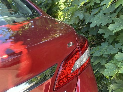 Used 2015 Nissan Sentra SL w/ SL Premium Package FWD image 42