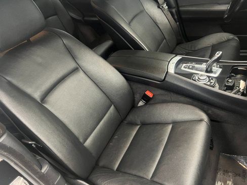 Used 2010 BMW 550i Gran Turismo xDrive image 15