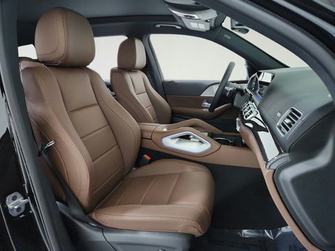 Certified 2026 Mercedes-Benz GLS 450 4MATIC image 21