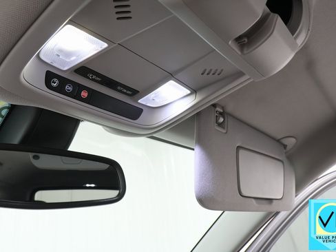 Used 2018 GMC Terrain SLE image 15