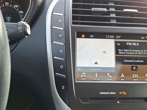 Used 2018 Lincoln MKC Reserve image 17