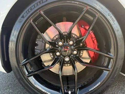 Used 2025 Chevrolet Corvette Z06 RWD image 11