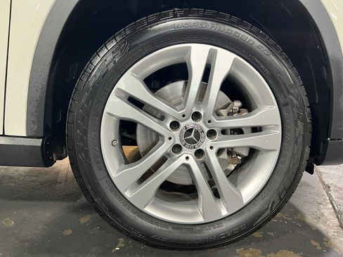 Used 2018 Mercedes-Benz GLA 250 4MATIC image 9