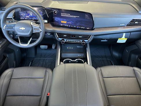 New 2025 Chevrolet Suburban High Country image 15