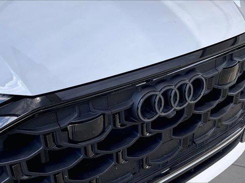 Used 2025 Audi Q8 Prestige AWD/4WD image 29