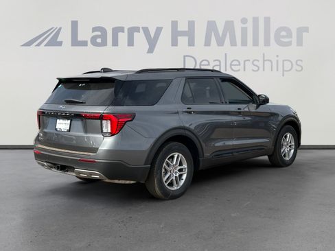 New 2026 Ford Explorer Active w/ Active Comfort Package RWD image 5