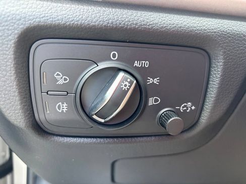Used 2017 Audi A3 e-tron Premium FWD image 32