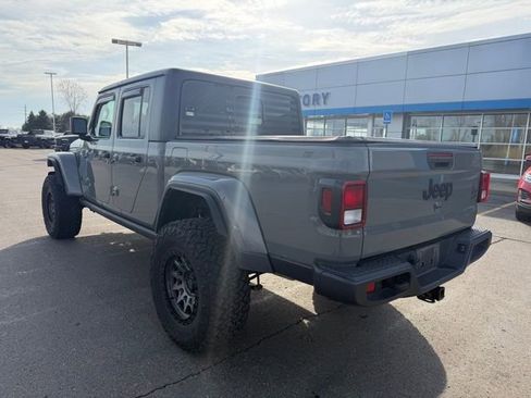 Used 2023 Jeep Gladiator Willys image 8