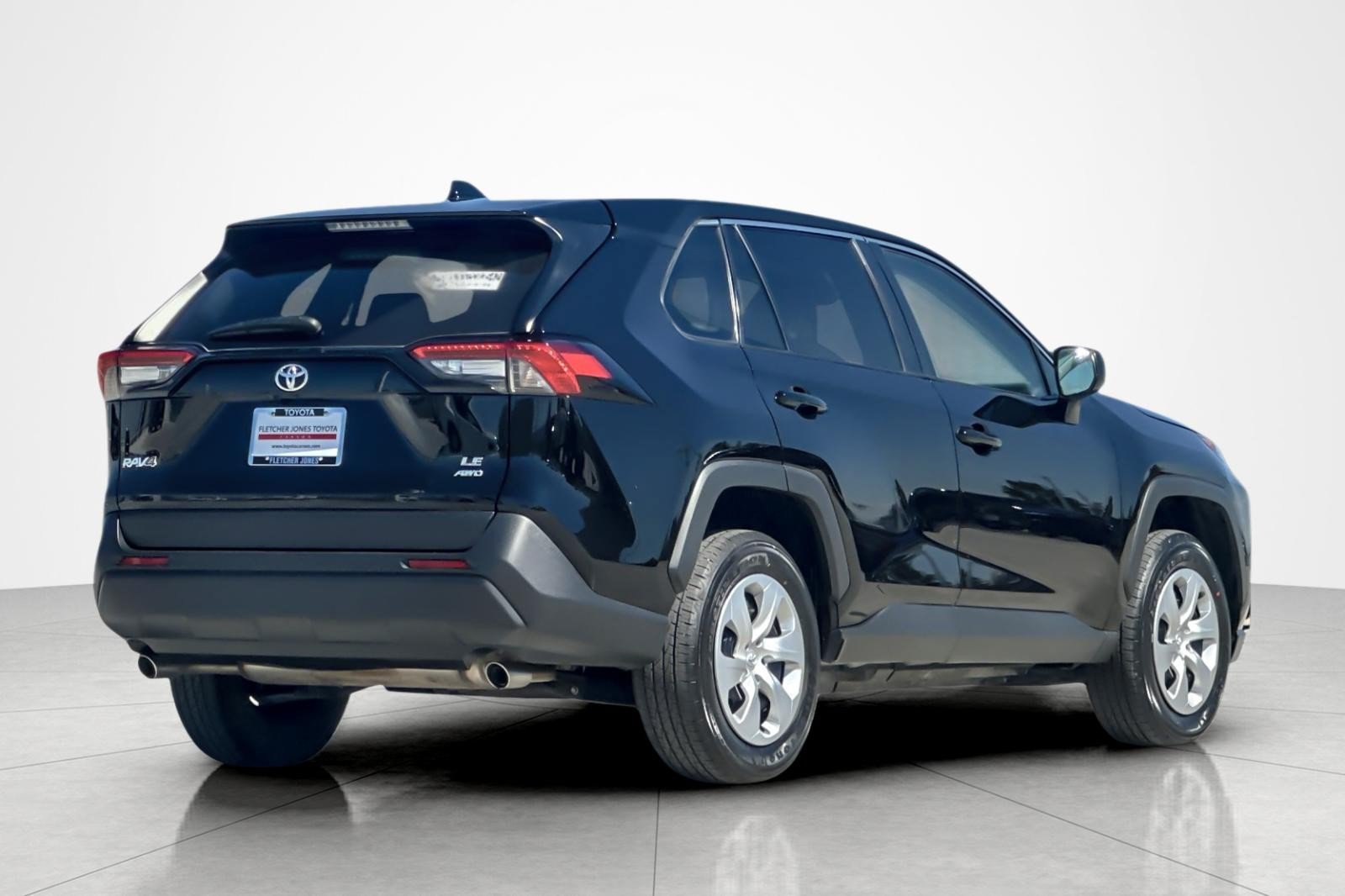Certified 2025 Toyota RAV4 LE AWD/4WD image 5