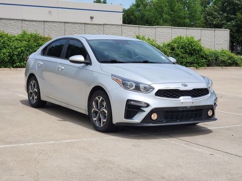 Used 2020 Kia Forte LXS image 3