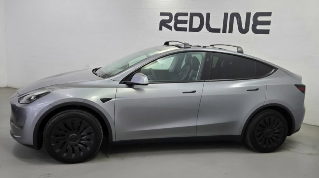 Used 2025 Tesla Model Y Long Range AWD/4WD image 2