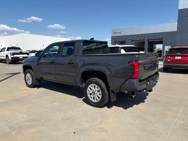 Used 2025 Toyota Tacoma SR5 AWD/4WD image 5