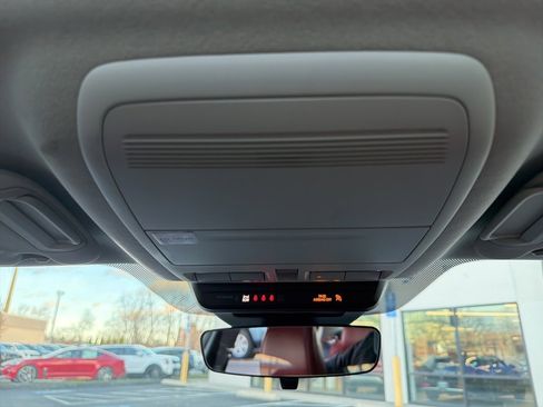 Used 2025 MAZDA MAZDA3 s image 25