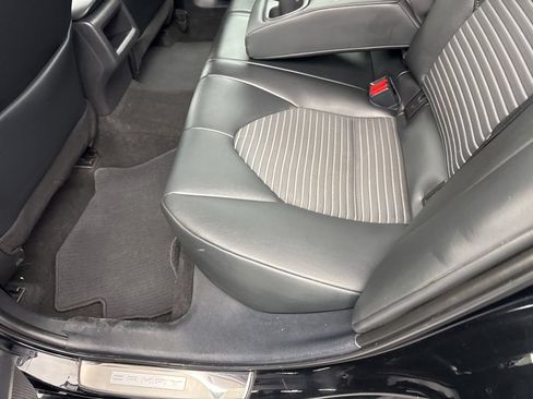 Used 2022 Toyota Camry SE FWD image 34