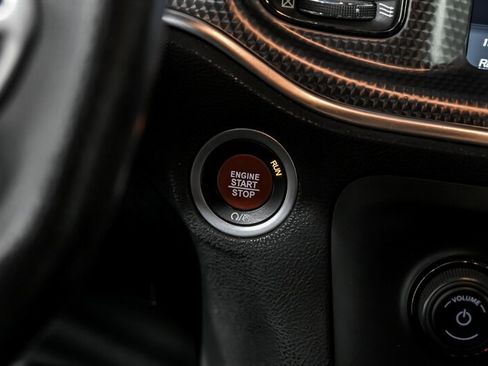 Used 2018 Dodge Charger SRT Hellcat image 25