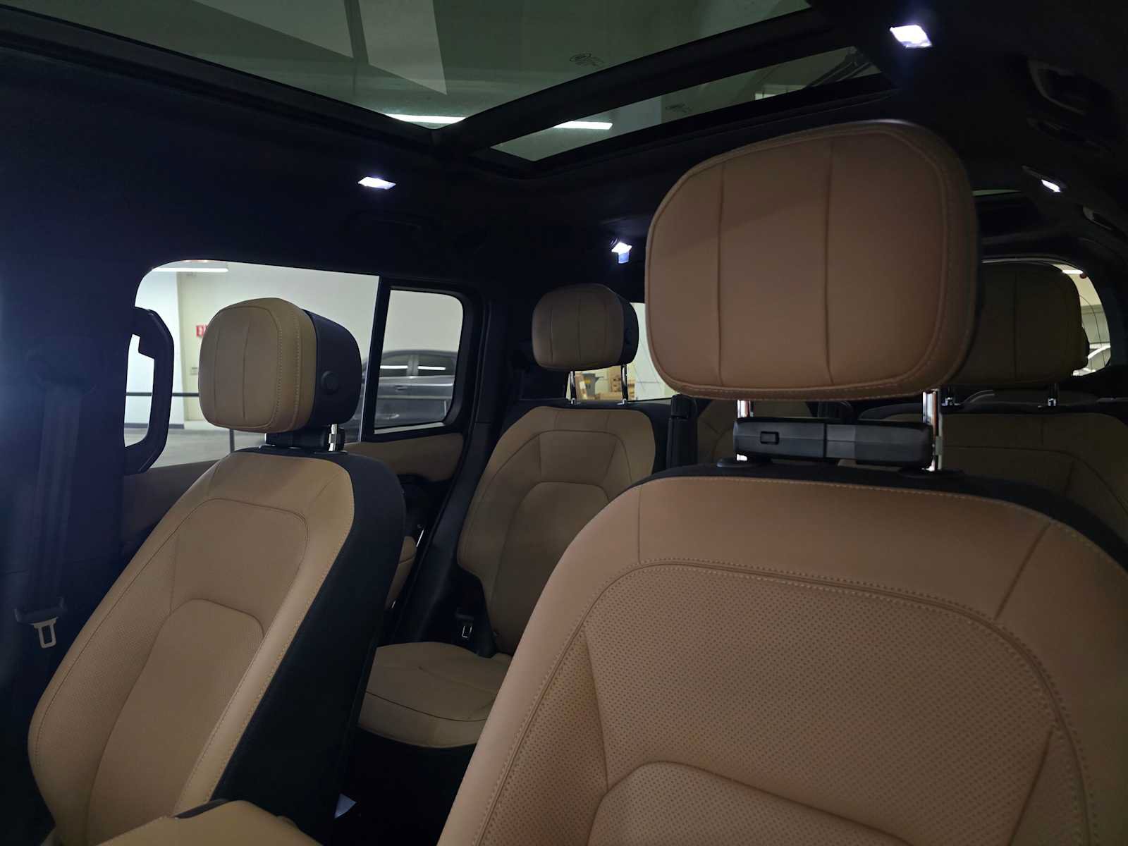 New 2025 Land Rover Defender 130 X AWD/4WD image 23