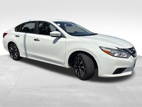 Used 2018 Nissan Altima 2.5 SL FWD image 9