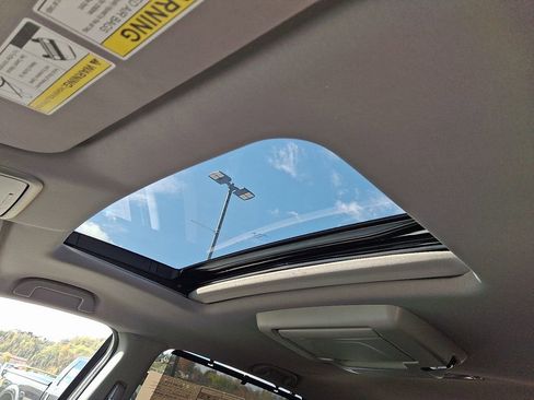 Used 2019 Honda Pilot Touring image 14